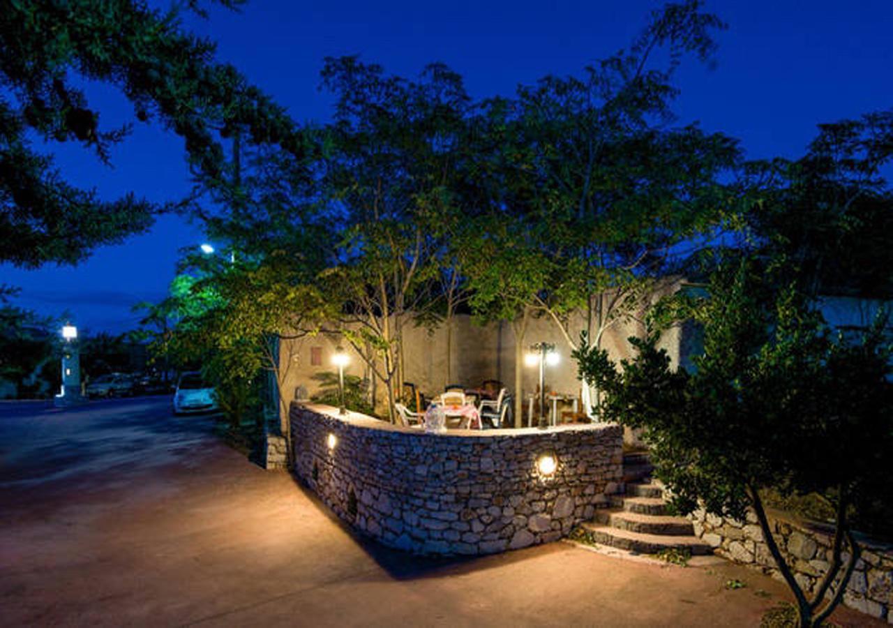 Contaratos Lettings 3 * Livadi (Kythira)